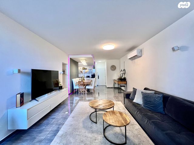 דירה, שדרות ז'בוטינסקי 30, מרכז העיר דרום, נתניה