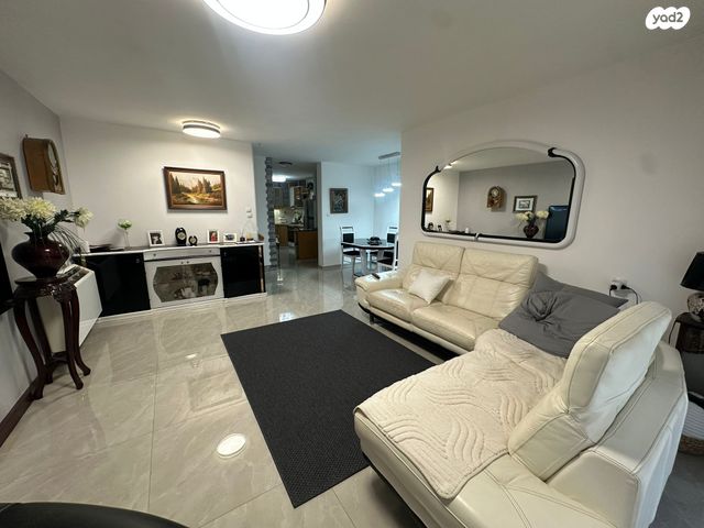 דו משפחתי, כפר יונה