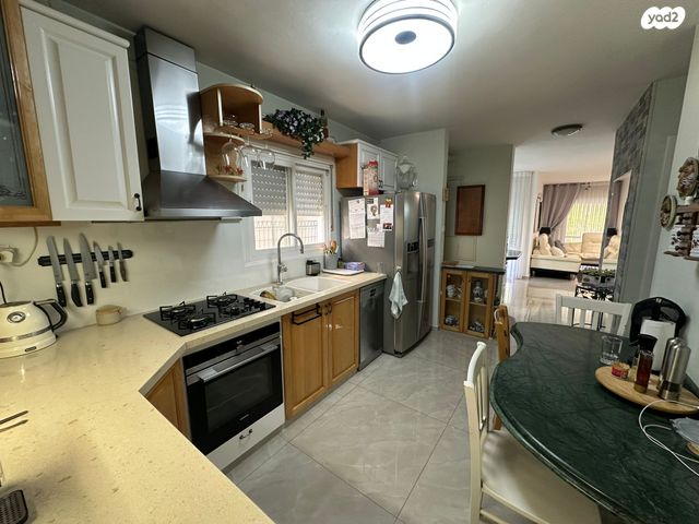 דו משפחתי, כפר יונה