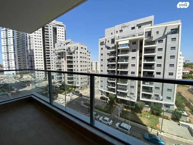 דירה, חצרות המושבה, רחובות