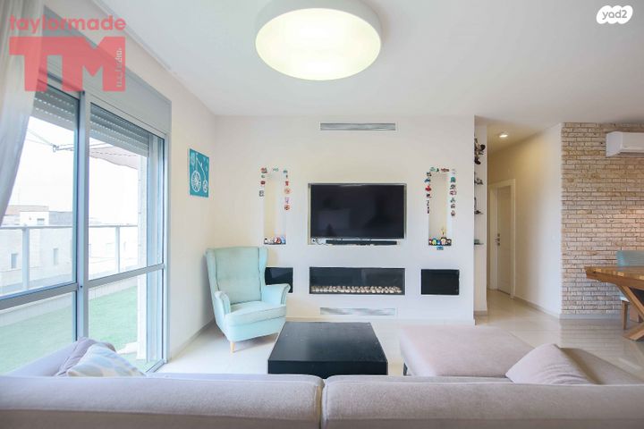 גג/ פנטהאוז, פרדס חנה כרכור