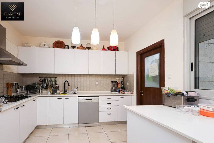 דירה, הרב שלום איפרגן 8, קרית השרון, נתניה