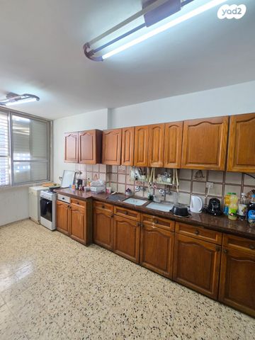 דופלקס, הצנחנים 17, עמידר, בת ים