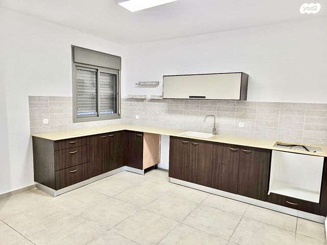 דירה, דרך דגניה 67, קרית השרון, נתניה