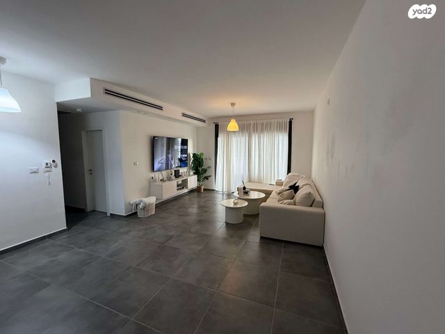 דירה, ליבנה, יצחק שמיר, נהריה