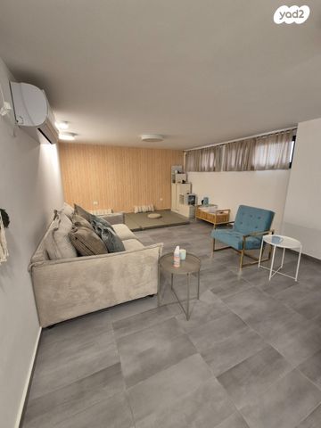 בית פרטי/ קוטג', עליזה בגין, כלניות, באר שבע