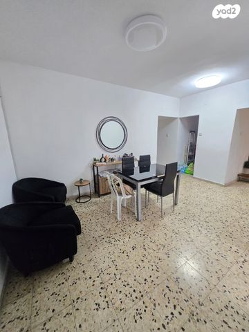 דופלקס, הצנחנים 17, עמידר, בת ים