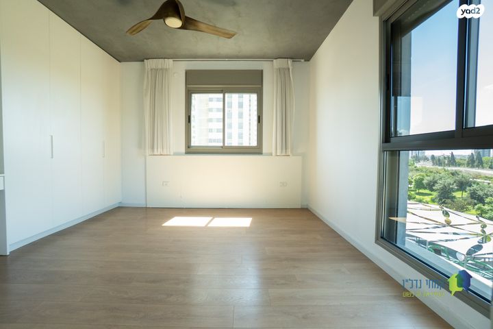 דירה, חיים בר לב, קרית קריניצי, רמת גן