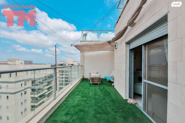 גג/ פנטהאוז, פרדס חנה כרכור