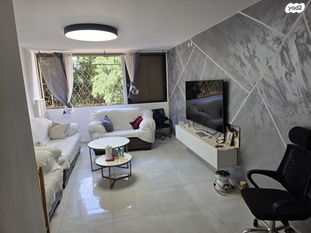 דירה, משה יוליש, אשקלון