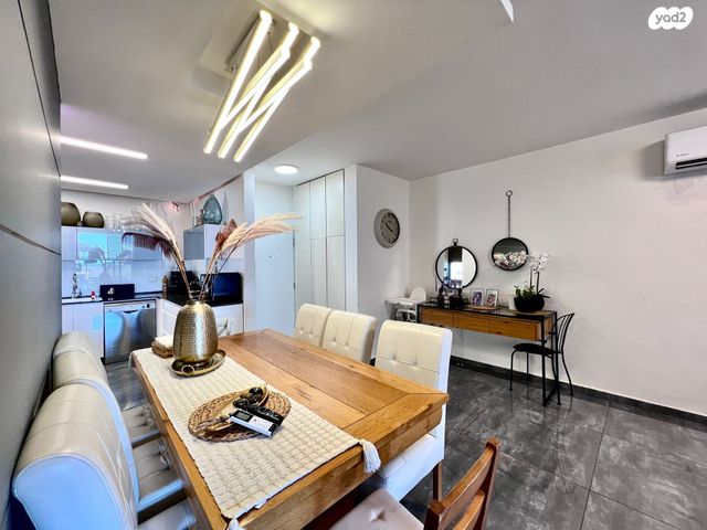 דירה, שדרות ז'בוטינסקי 30, מרכז העיר דרום, נתניה