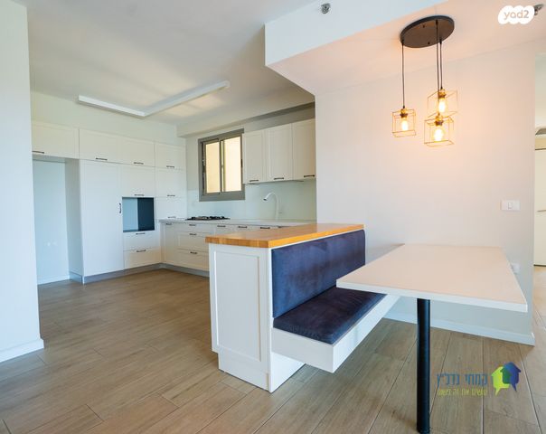 דירה, חיים בר לב, קרית קריניצי, רמת גן