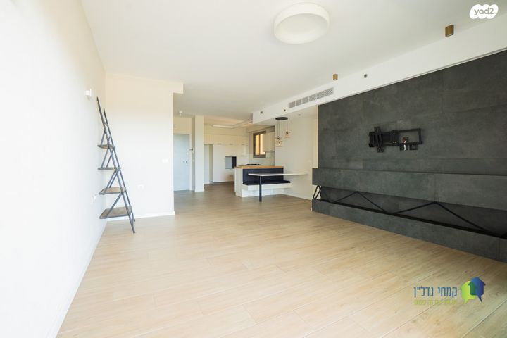 דירה, חיים בר לב, קרית קריניצי, רמת גן