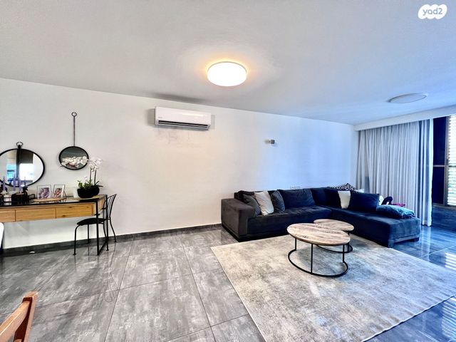 דירה, שדרות ז'בוטינסקי 30, מרכז העיר דרום, נתניה