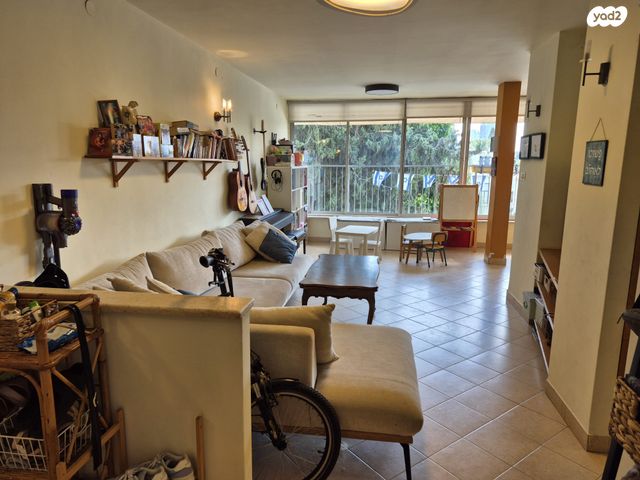 שדרות השושנים 