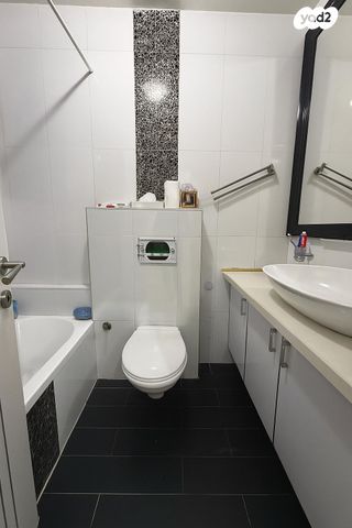 דירה, שלמה אבן גבירול, חכמי ישראל, דימונה