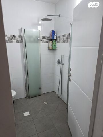 דירה, משה יוליש, אשקלון