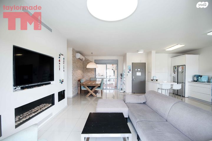 גג/ פנטהאוז, פרדס חנה כרכור