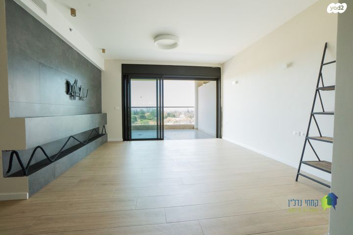 דירה, חיים בר לב, קרית קריניצי, רמת גן