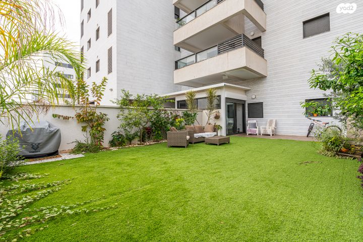 דירת גן, אור ים, אור עקיבא