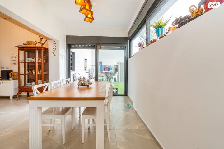 דירת גן, אור ים, אור עקיבא