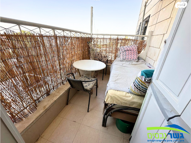 דירה, אבני החושן, אבני החושן, מעלה אדומים