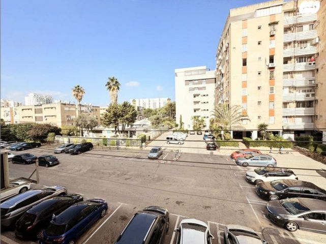 דירה, מעפילי אגוז 42, נווה חן, תל אביב יפו