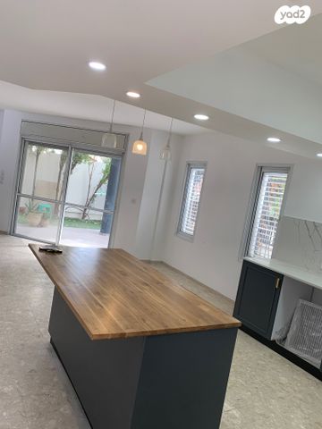 דו משפחתי, הרמטכלים, הוד השרון