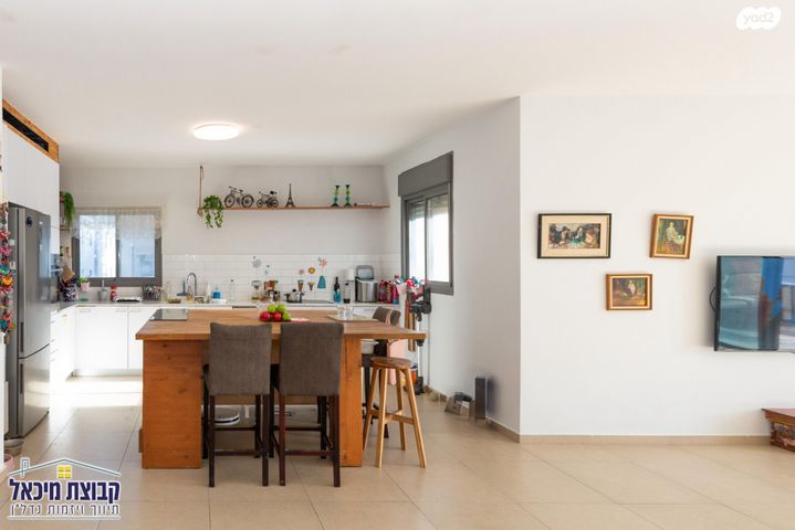 גג/ פנטהאוז, גרטרוד עליון 13, פסגות אפק, ראש העין