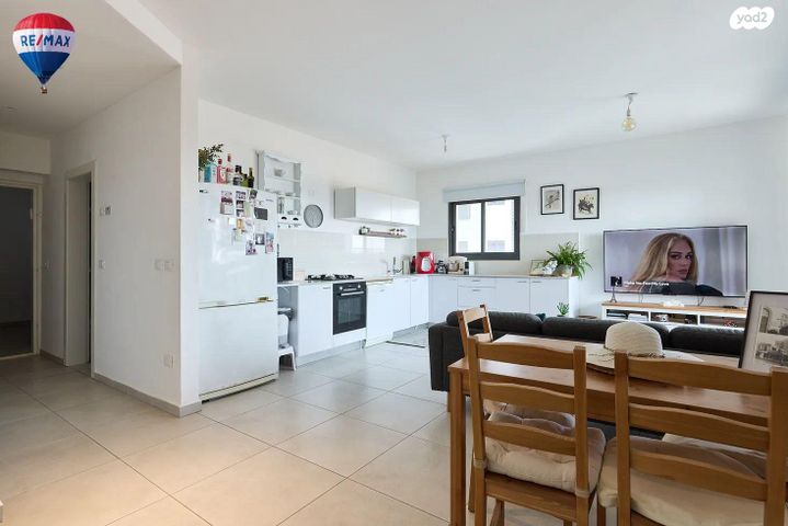 דירה, עמירם, פרדס חנה כרכור