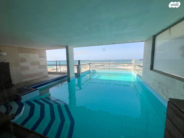 גג/ פנטהאוז