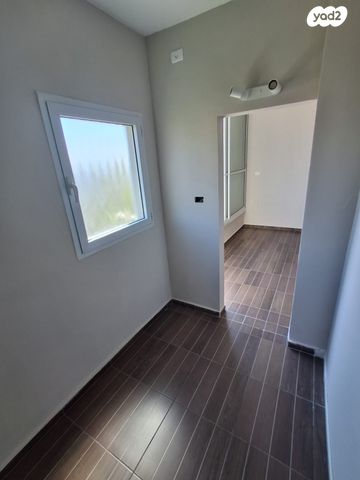 דירה, כצנלסון 4, לב העיר, בת ים