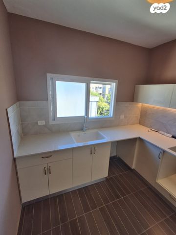 דירה, כצנלסון 4, לב העיר, בת ים