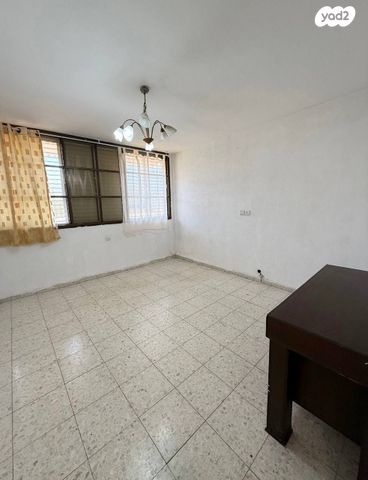 דירה, שדרות הנרייטה סולד, קרית ים ג', קרית ים