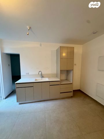 יחידת דיור, פנחס מאירי, נווה גן, פתח תקווה