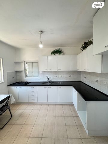 גג/ פנטהאוז, יוסף ספיר, שיפר, פתח תקווה