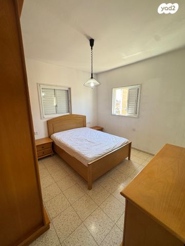 גג/ פנטהאוז, יוסף ספיר, שיפר, פתח תקווה