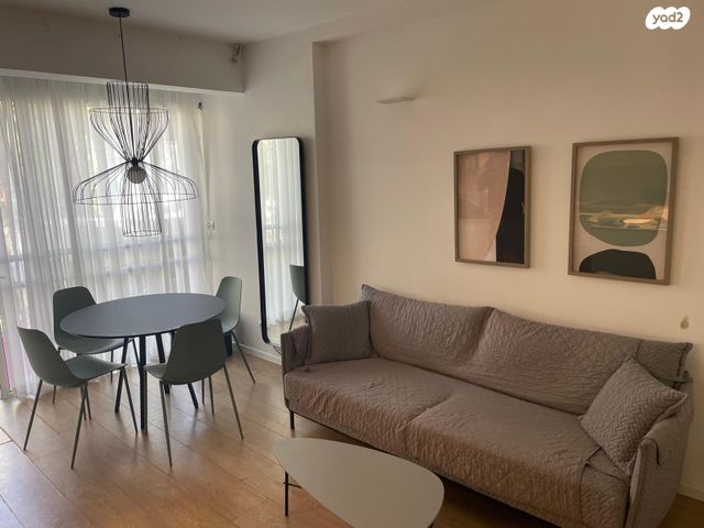 אלכסנדרוני 