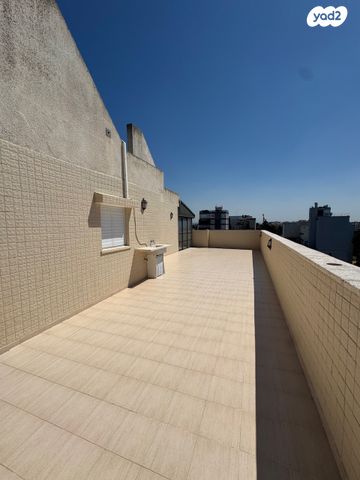 גג/ פנטהאוז, יוסף ספיר, שיפר, פתח תקווה