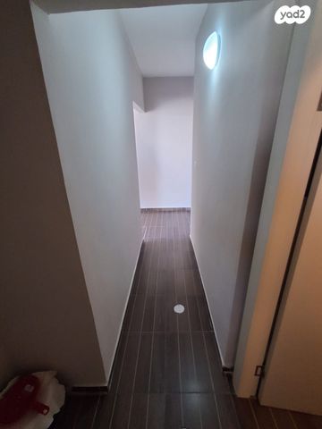 דירה, כצנלסון 4, לב העיר, בת ים