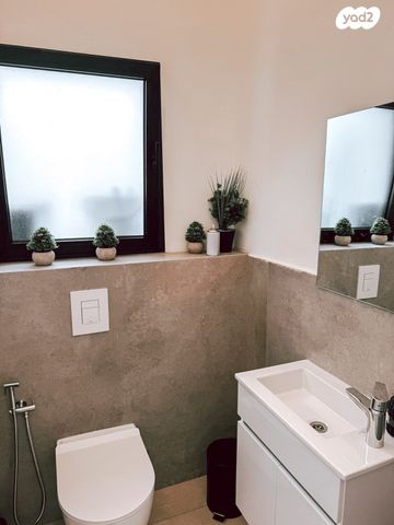 דו משפחתי, אפיק 13, קצרין