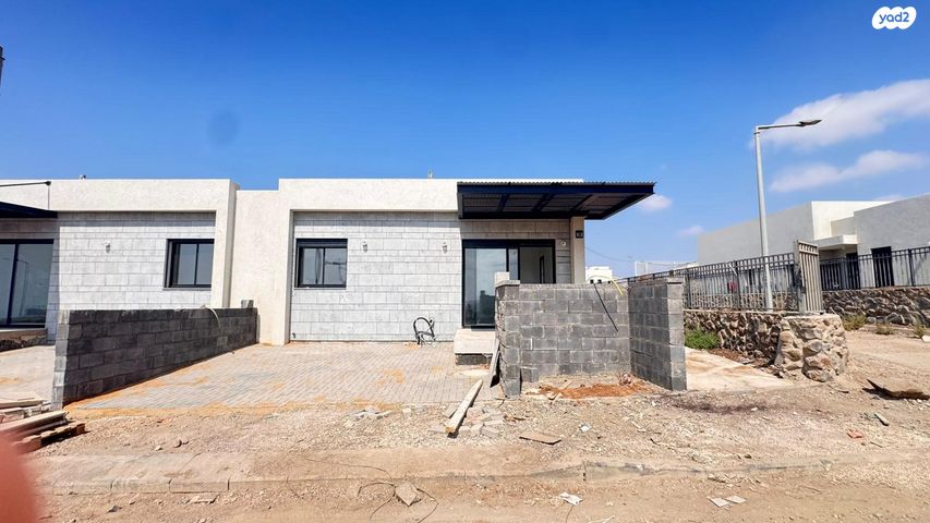 דו משפחתי, אפיק 13, קצרין