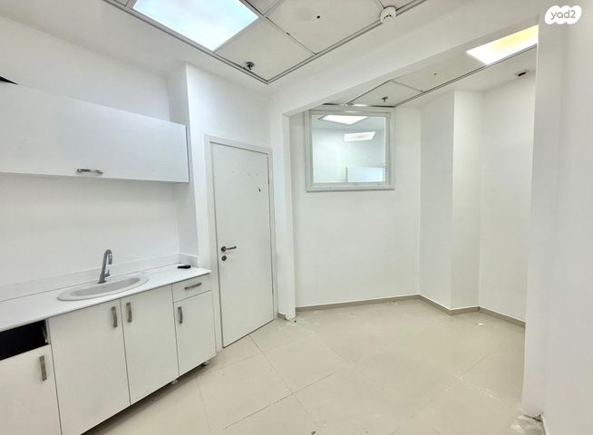 משרדים, יהושע שטמפפר 17, מרכז העיר דרום, נתניה