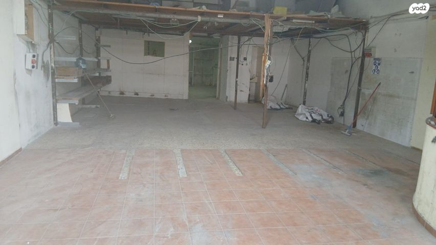 מבני תעשיה, אזור תעשיה כרמיאל, כרמיאל