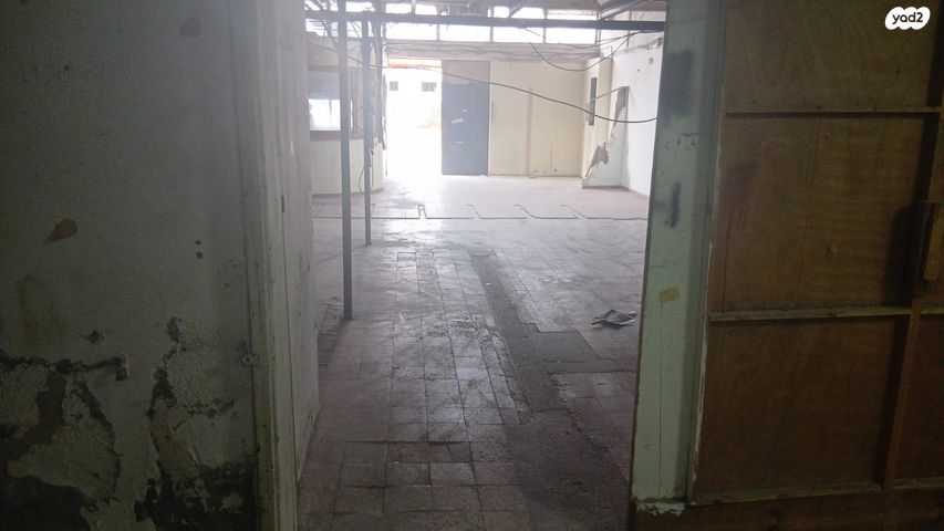 מבני תעשיה, אזור תעשיה כרמיאל, כרמיאל