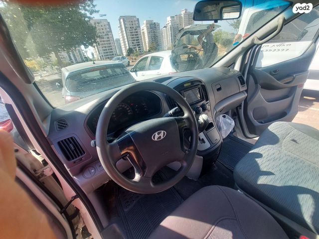 יונדאי H-1 / i800