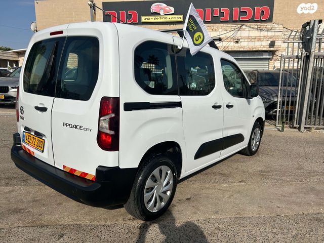 טויוטה פרואייס סיטי