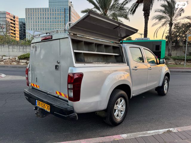 איסוזו די-מקס