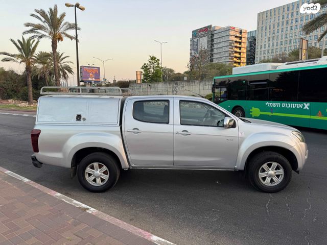 איסוזו די-מקס