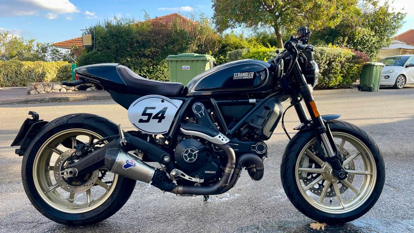 מודעת רכב דוקאטי סקרמבלר קפה רייסר